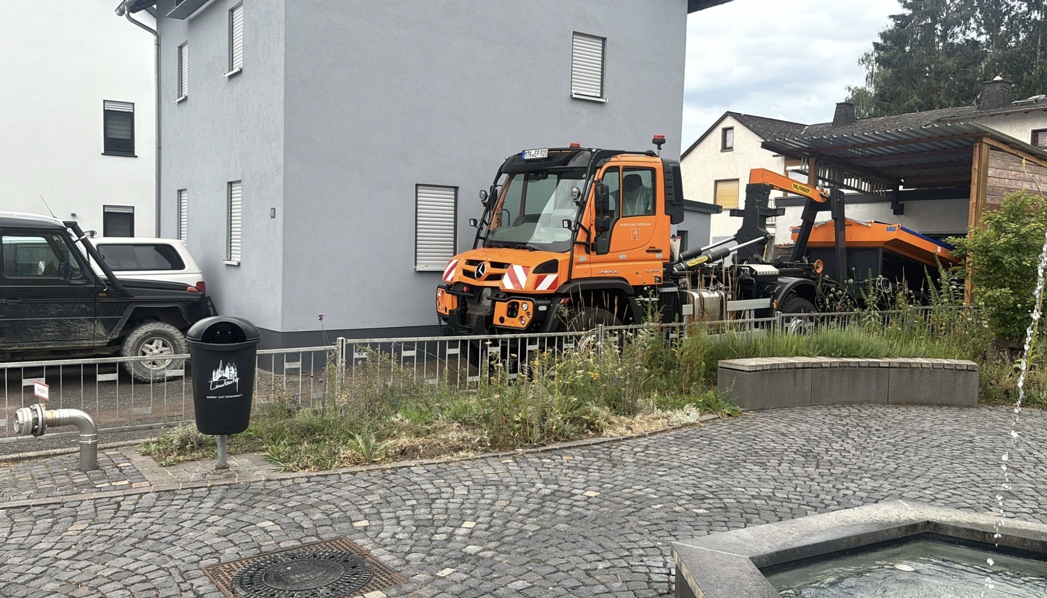 Unimog – Geräte- und Maschinenservice, Kennzeichen zensiert